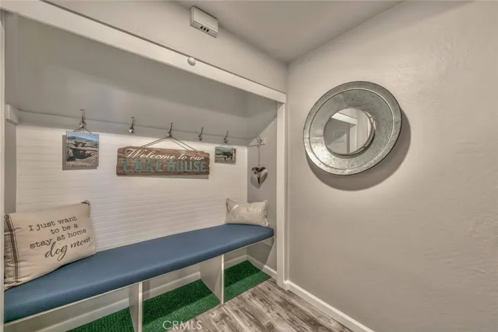 entry/mudroom