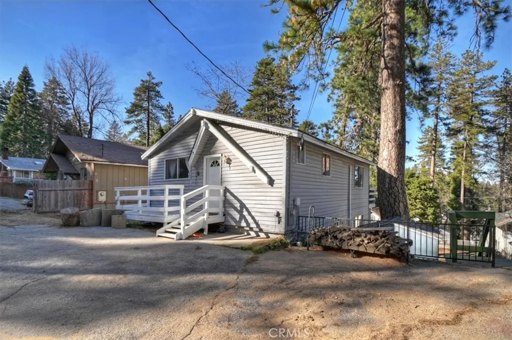22868 Laurel, Crestline, California 92325 home-pic-37