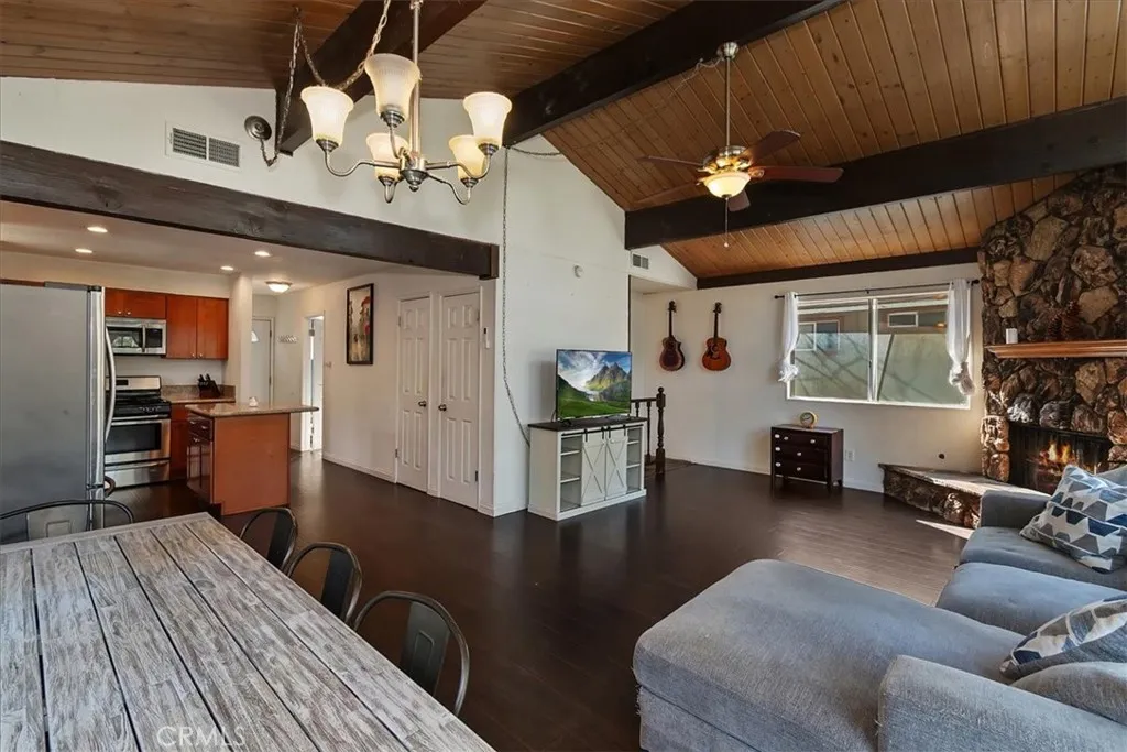 22868 Laurel, Crestline, California 92325 home-pic-11