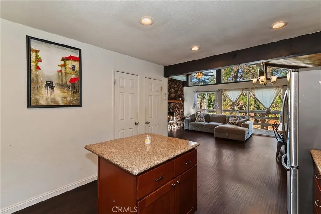 22868 Laurel, Crestline, California 92325 home-pic-16