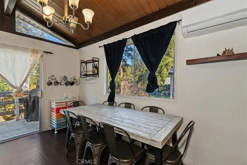 22868 Laurel, Crestline, California 92325 home-pic-10