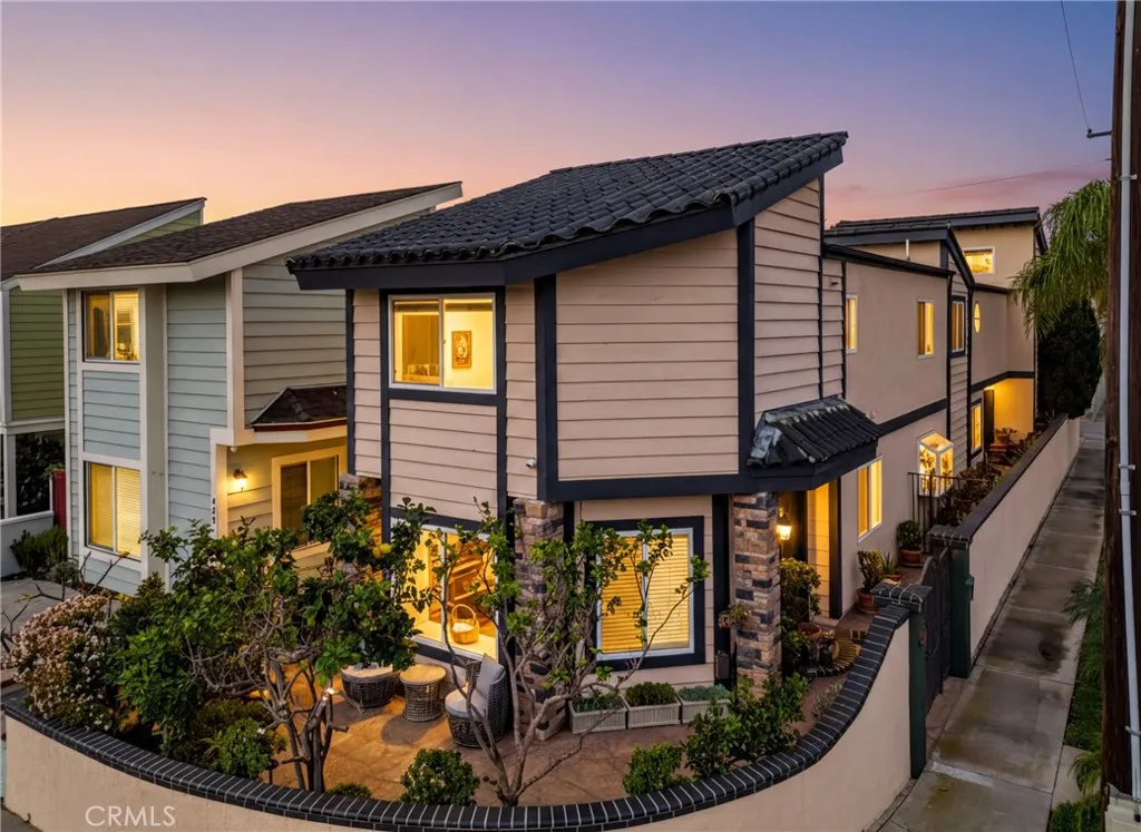 427 21st, Huntington Beach, California 92648 home-pic-1