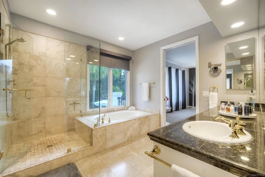 17277 N Woodson Court, Ramona, California 92065 home-pic-22