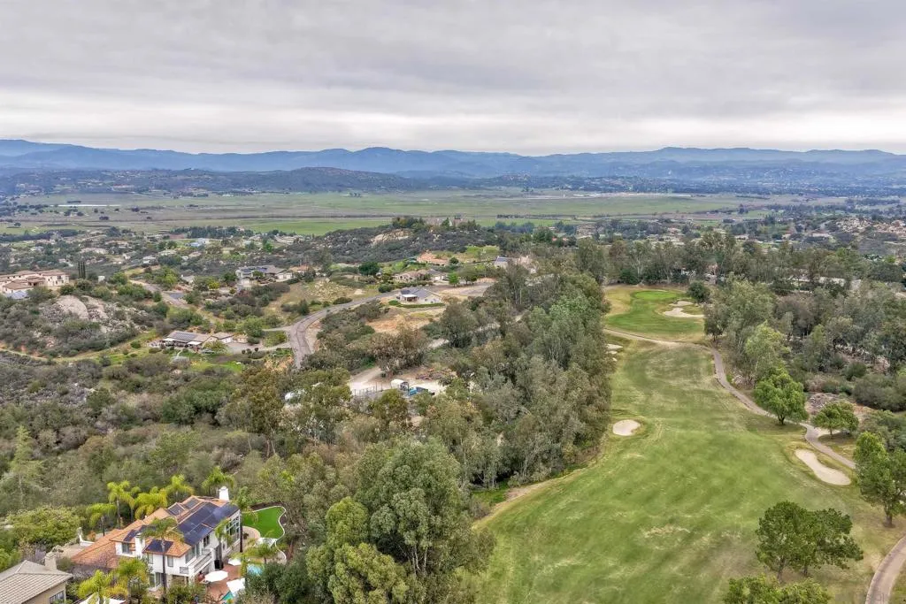 17277 N Woodson Court, Ramona, California 92065 home-pic-49