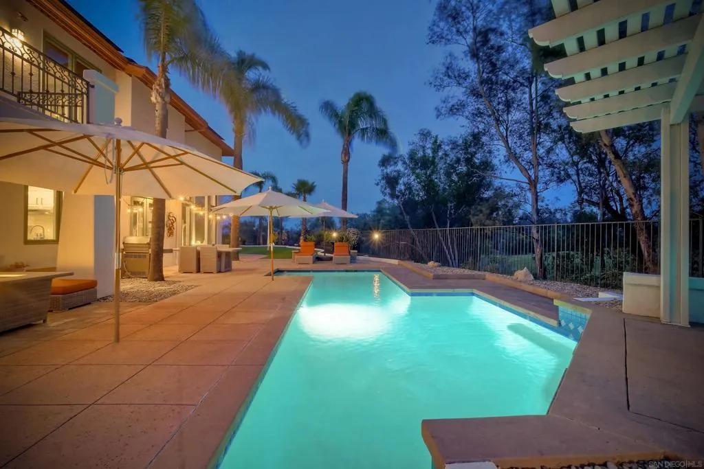 17277 N Woodson Court, Ramona, California 92065 home-pic-36