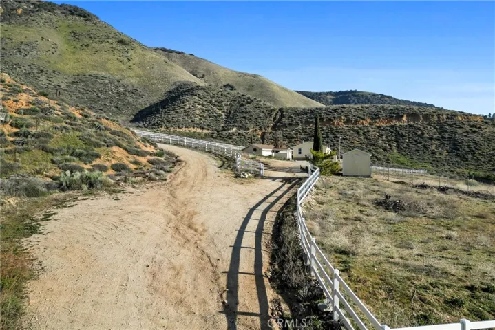 990 Mesa Valley Road, Lebec, California 93243