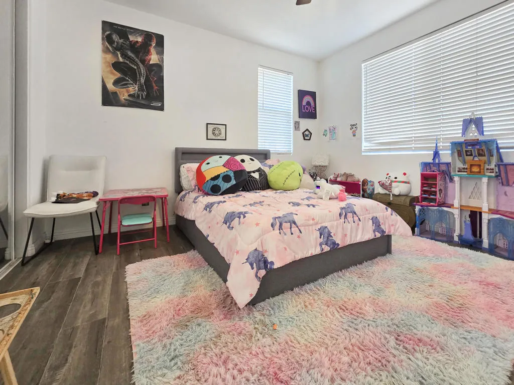 5015 Thornberry Way, Fontana, California 92336 home-pic-20