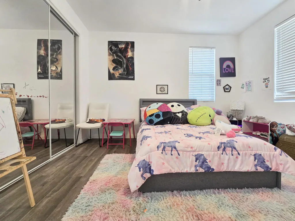 5015 Thornberry Way, Fontana, California 92336 home-pic-21