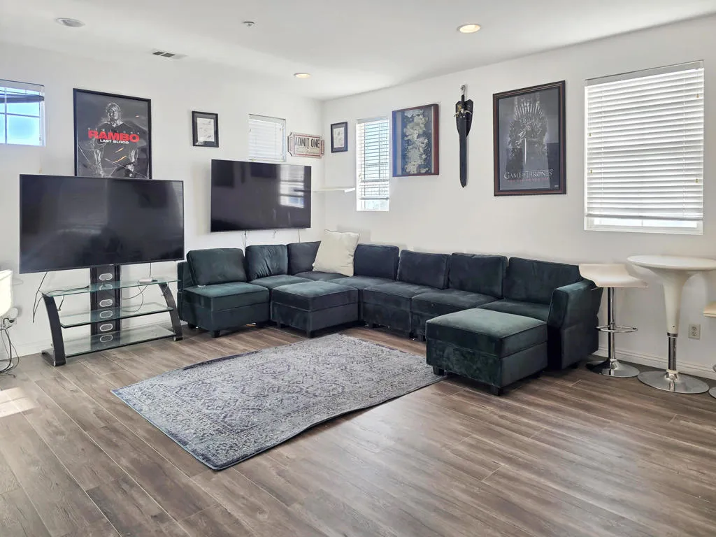 5015 Thornberry Way, Fontana, California 92336 home-pic-12