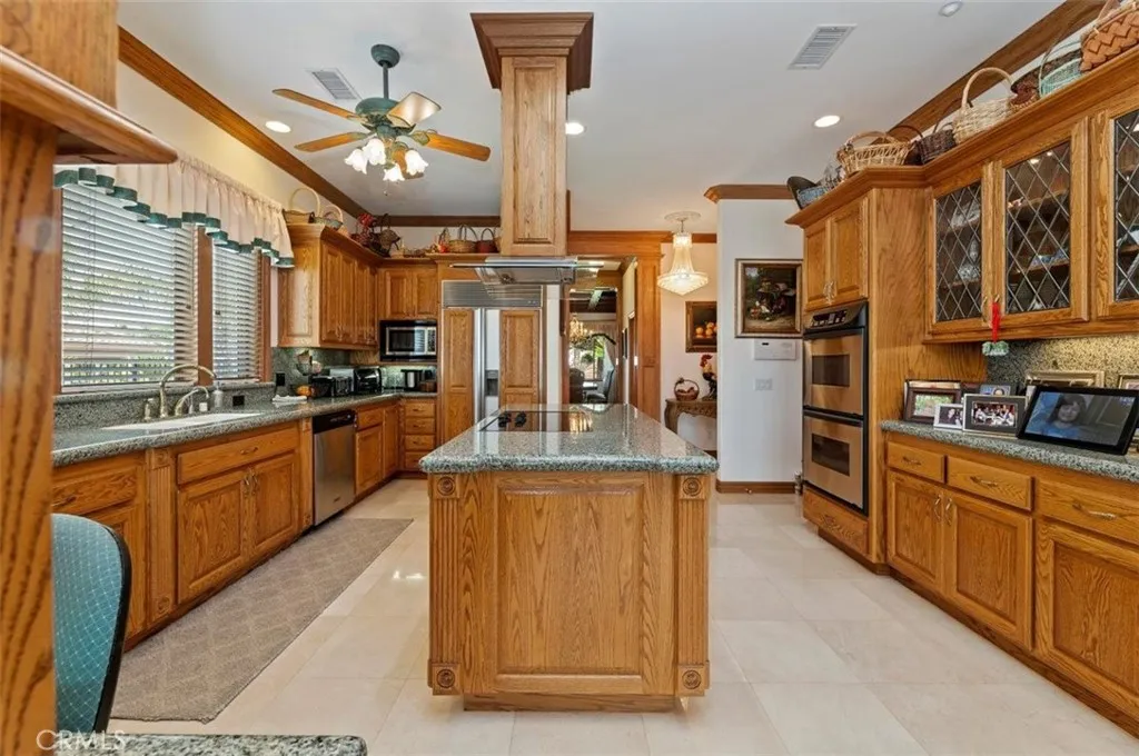 6975 Wyndham Hill Drive, Riverside, California 92506 home-pic-21