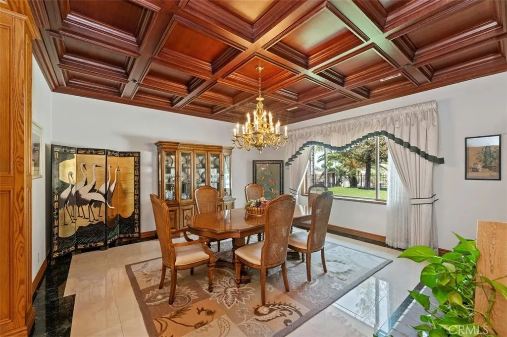 6975 Wyndham Hill Drive, Riverside, California 92506 home-pic-15