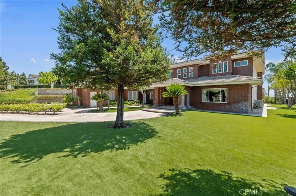 6975 Wyndham Hill Drive, Riverside, California 92506 home-pic-3
