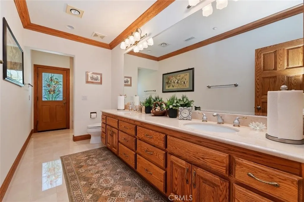 6975 Wyndham Hill Drive, Riverside, California 92506 home-pic-24