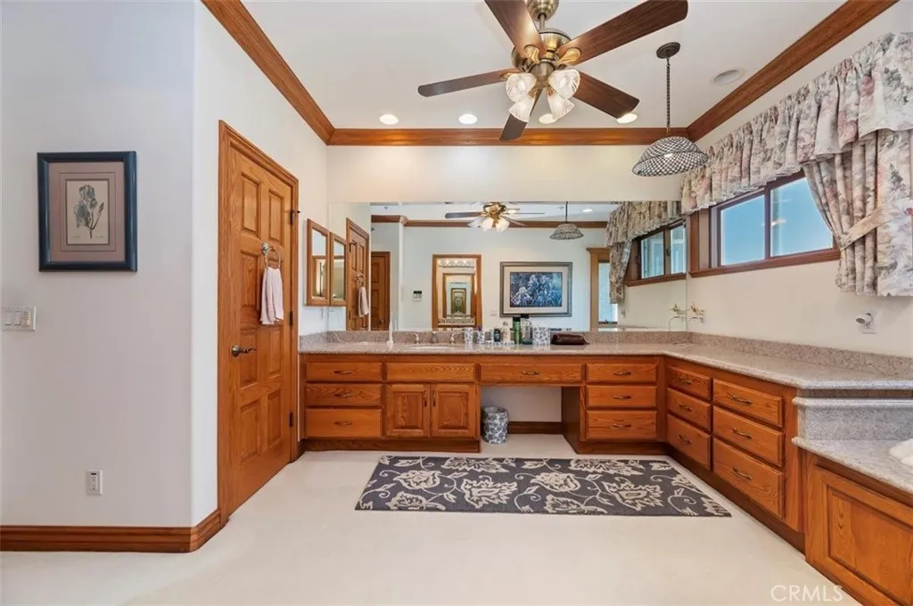 6975 Wyndham Hill Drive, Riverside, California 92506 home-pic-30