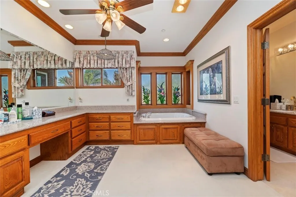 6975 Wyndham Hill Drive, Riverside, California 92506 home-pic-29