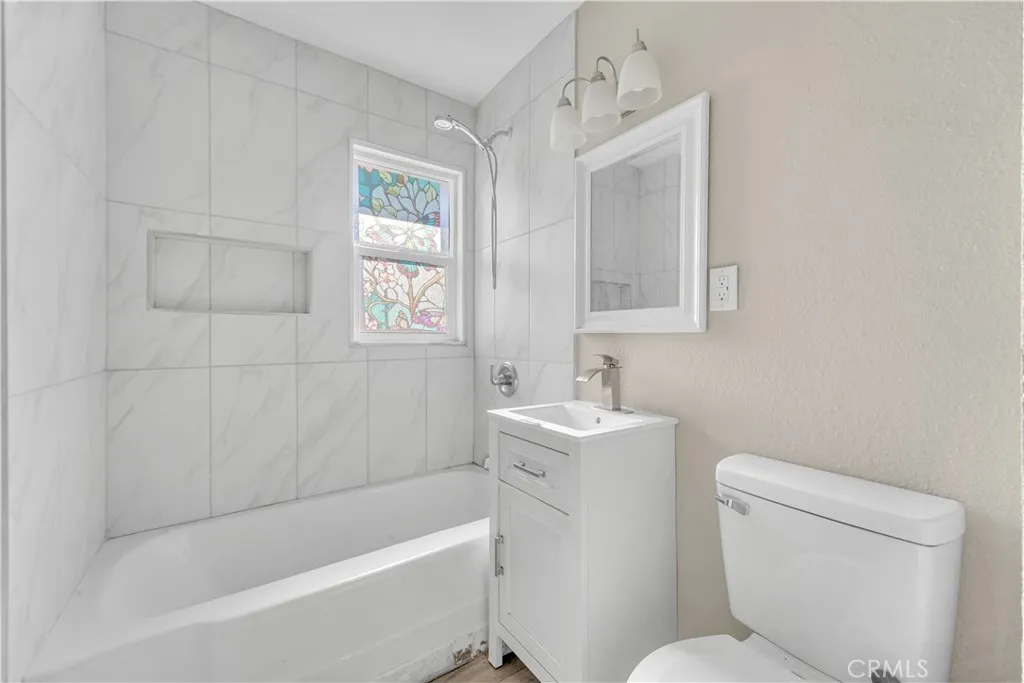 1041 W Avenue H2, Lancaster, California 93534 home-pic-14
