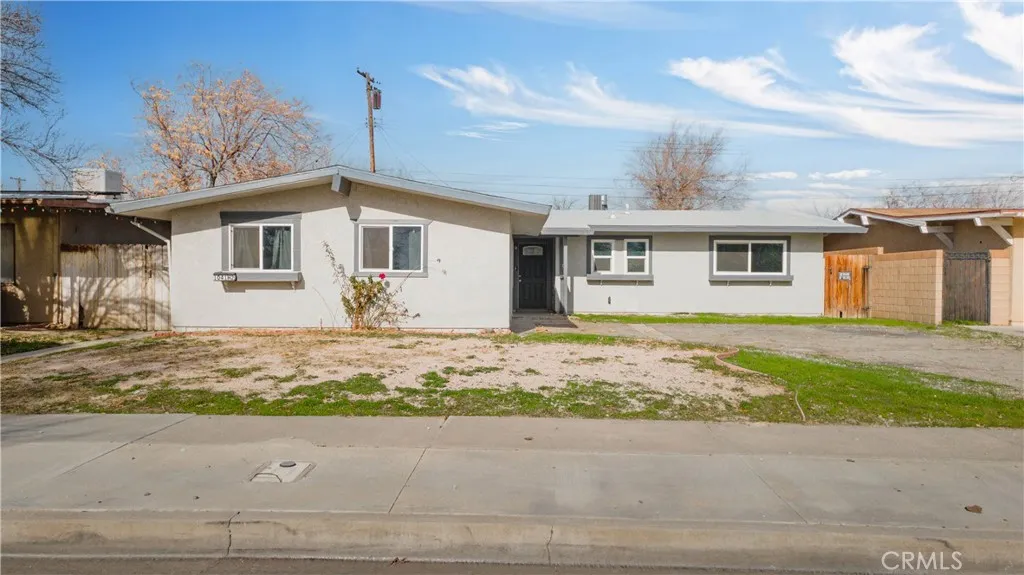 1041 W Avenue H2, Lancaster, California 93534 home-pic-1