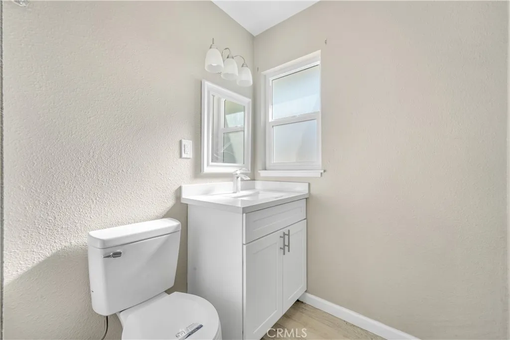 1041 W Avenue H2, Lancaster, California 93534 home-pic-10