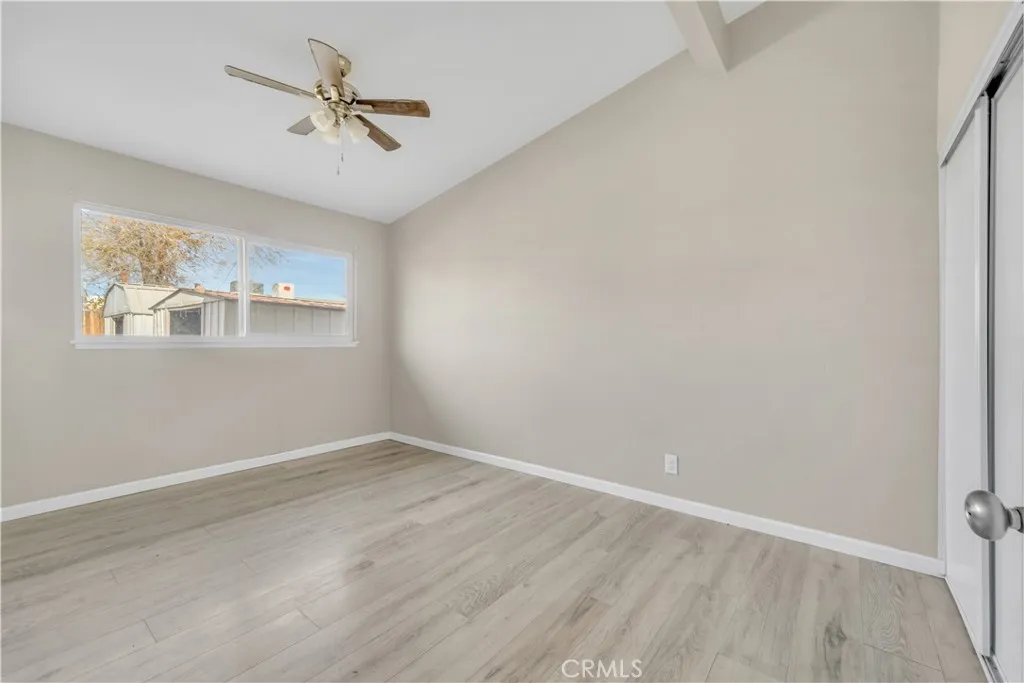 1041 W Avenue H2, Lancaster, California 93534 home-pic-16