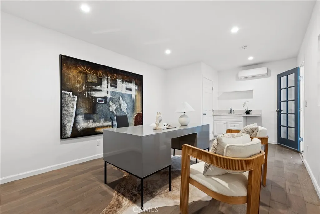 5114 Cedros Avenue, Sherman Oaks, California 91403 home-pic-32