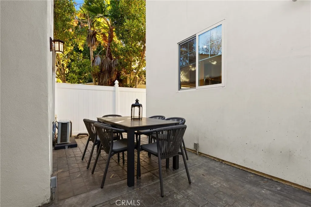 5114 Cedros Avenue, Sherman Oaks, California 91403 home-pic-36