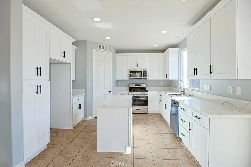 26523 Bladen Avenue, Murrieta, California 92562 home-pic-13