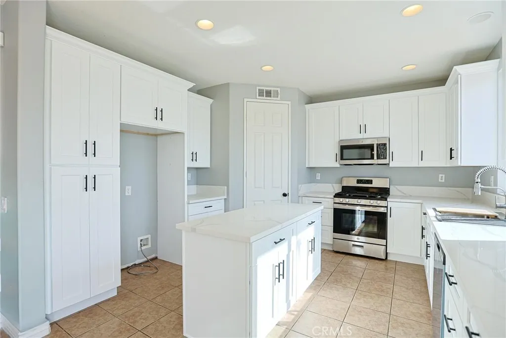 26523 Bladen Avenue, Murrieta, California 92562 home-pic-14