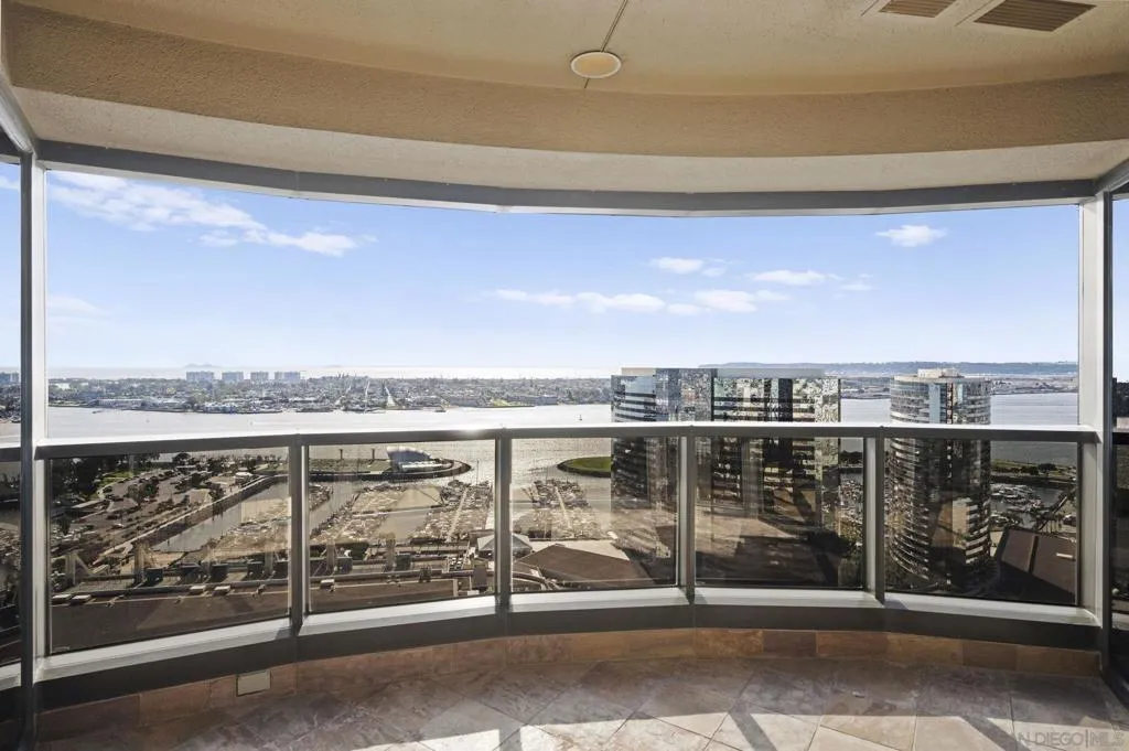 100 W Harbor Dr 3005, San Diego, California 92101 home-pic-2