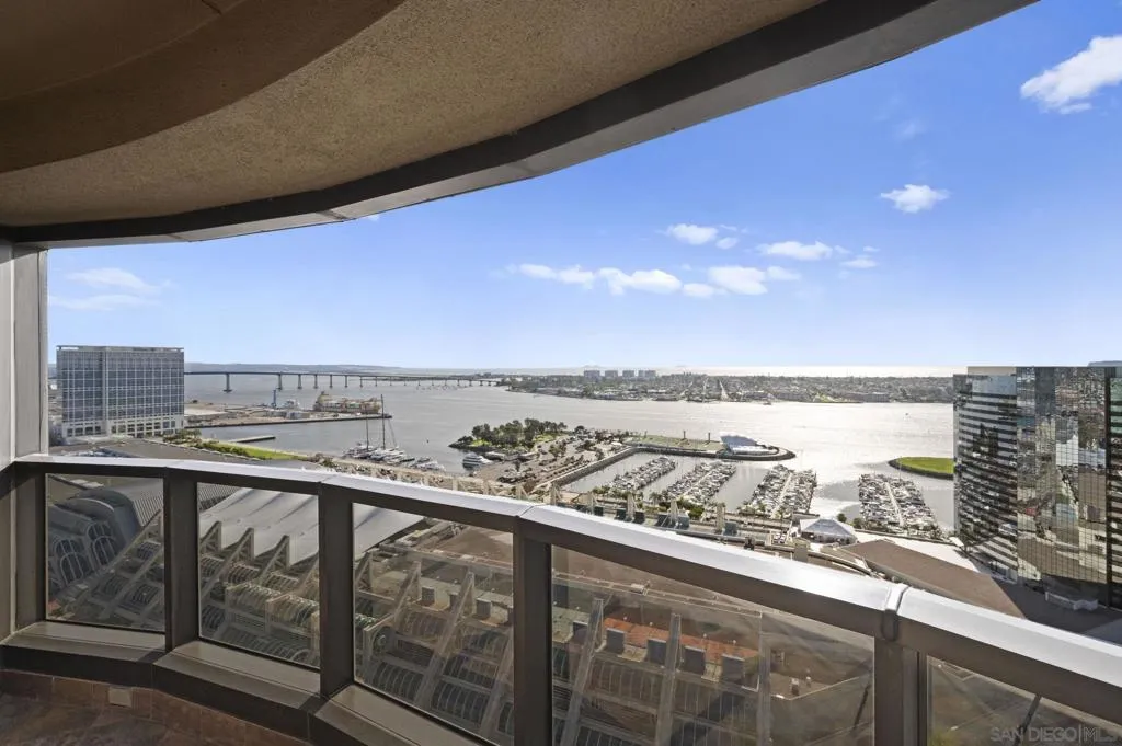 100 W Harbor Dr 3005, San Diego, California 92101 home-pic-43