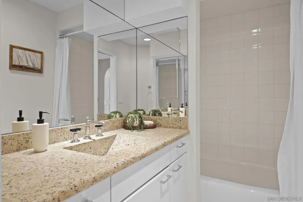100 W Harbor Dr 3005, San Diego, California 92101 home-pic-47