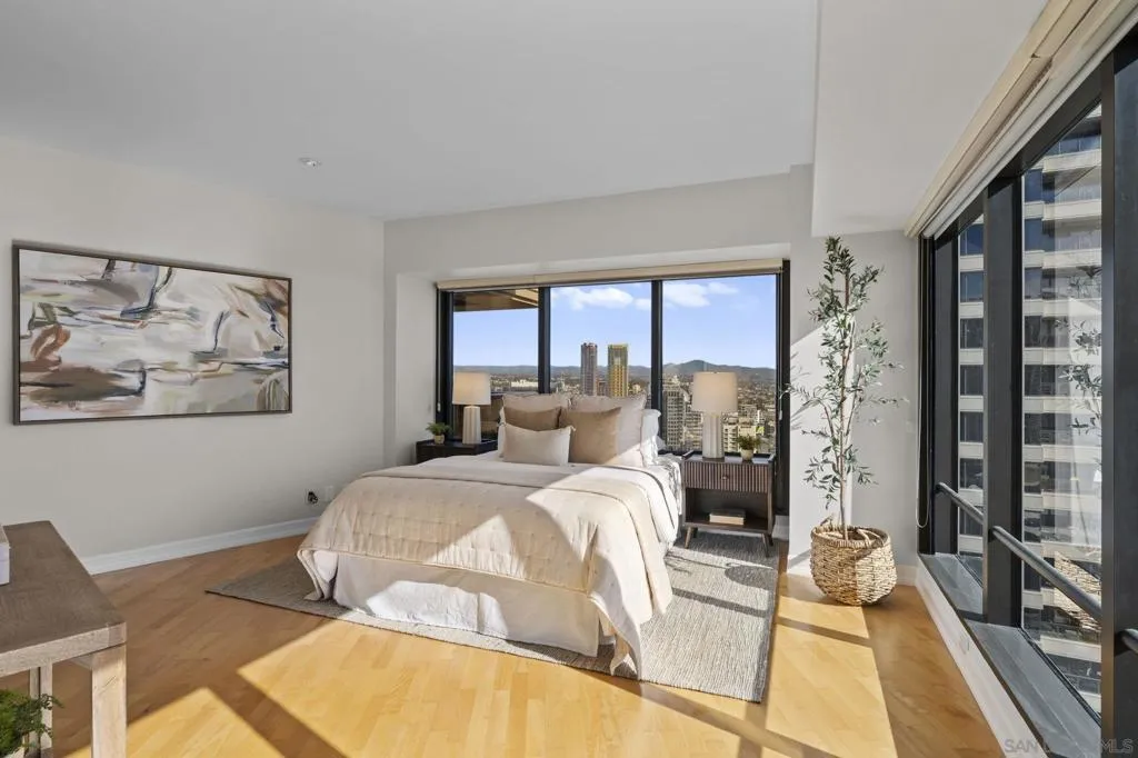 100 W Harbor Dr 3005, San Diego, California 92101 home-pic-35