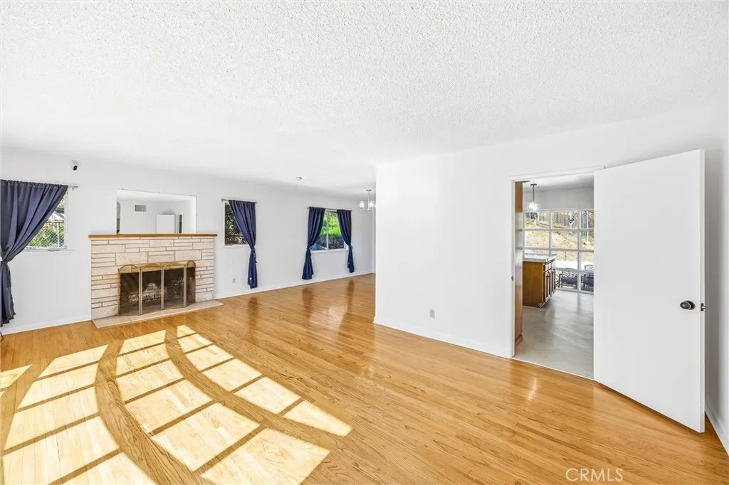 8705 Apple Tree, Cherry Valley, California 92223 home-pic-7
