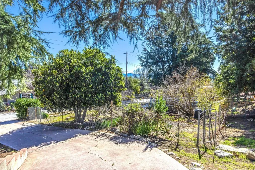 8705 Apple Tree, Cherry Valley, California 92223 home-pic-65