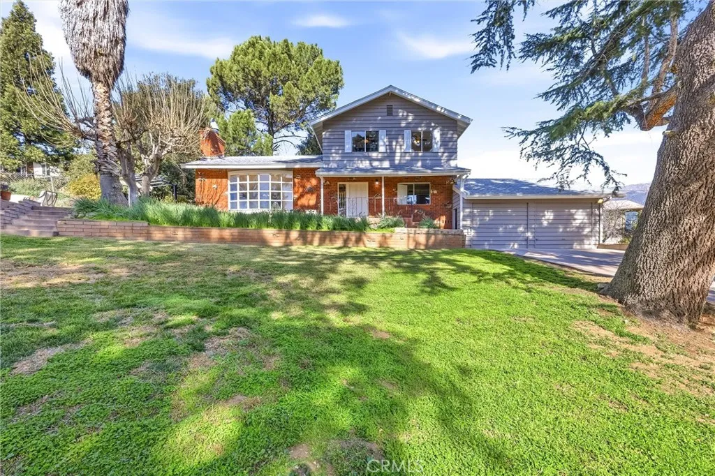 8705 Apple Tree, Cherry Valley, California 92223 home-pic-3