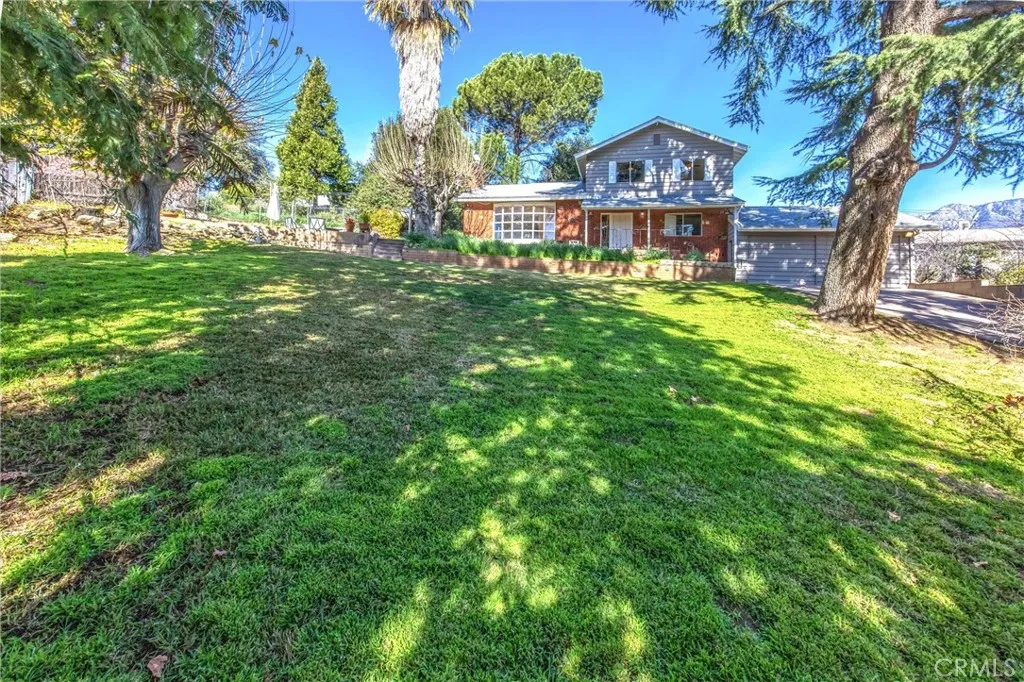 8705 Apple Tree, Cherry Valley, California 92223 home-pic-4