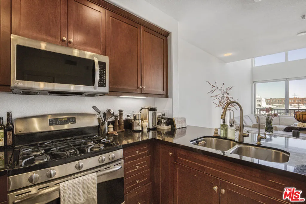 629 Traction Avenue 412, Los Angeles, California 90013 home-pic-3