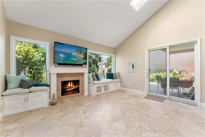 1106 Ridgecrest, Costa Mesa, California 92627