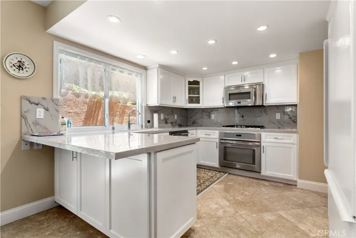 1106 Ridgecrest, Costa Mesa, California 92627