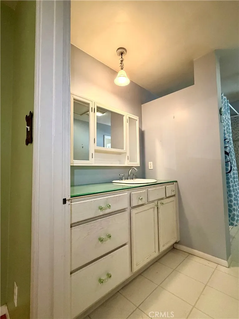 4064 Bathroom