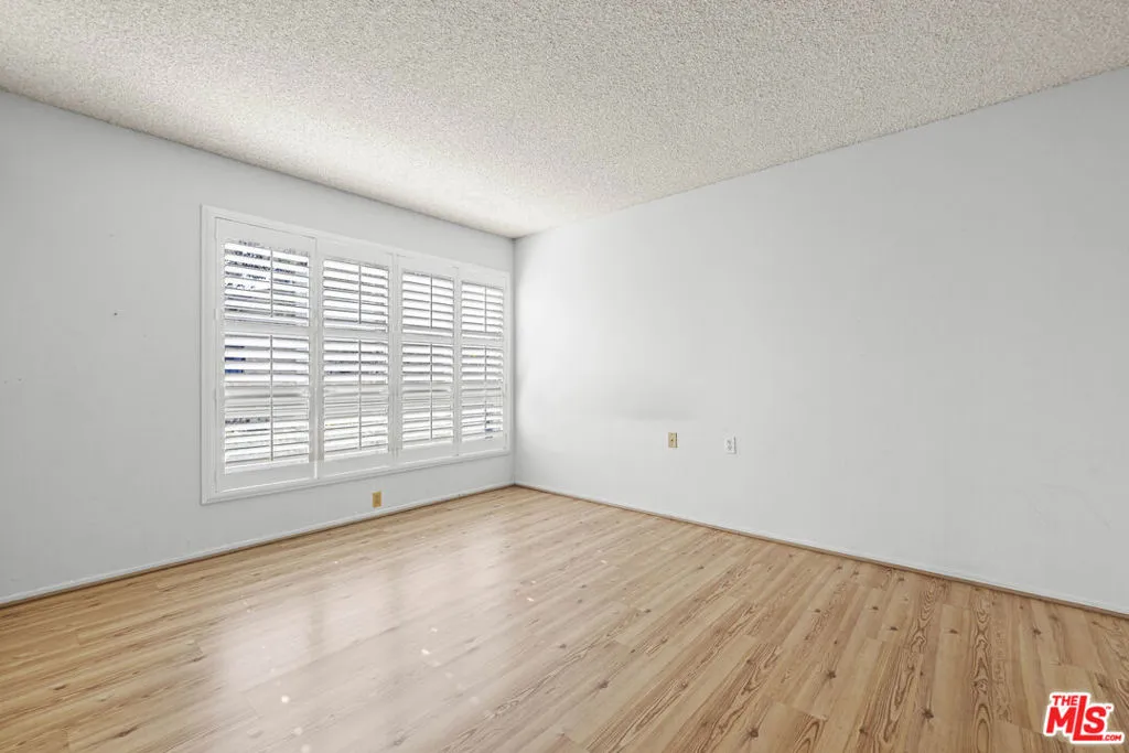 824 Pinetree Circle 14, Thousand Oaks, California 91360 home-pic-10