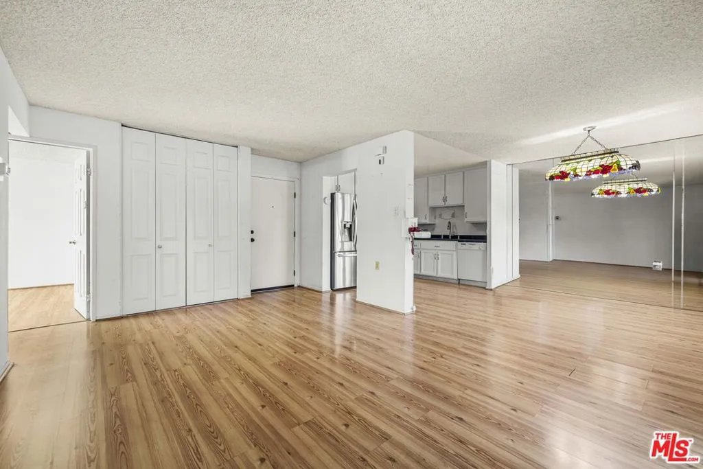 824 Pinetree Circle 14, Thousand Oaks, California 91360 home-pic-4