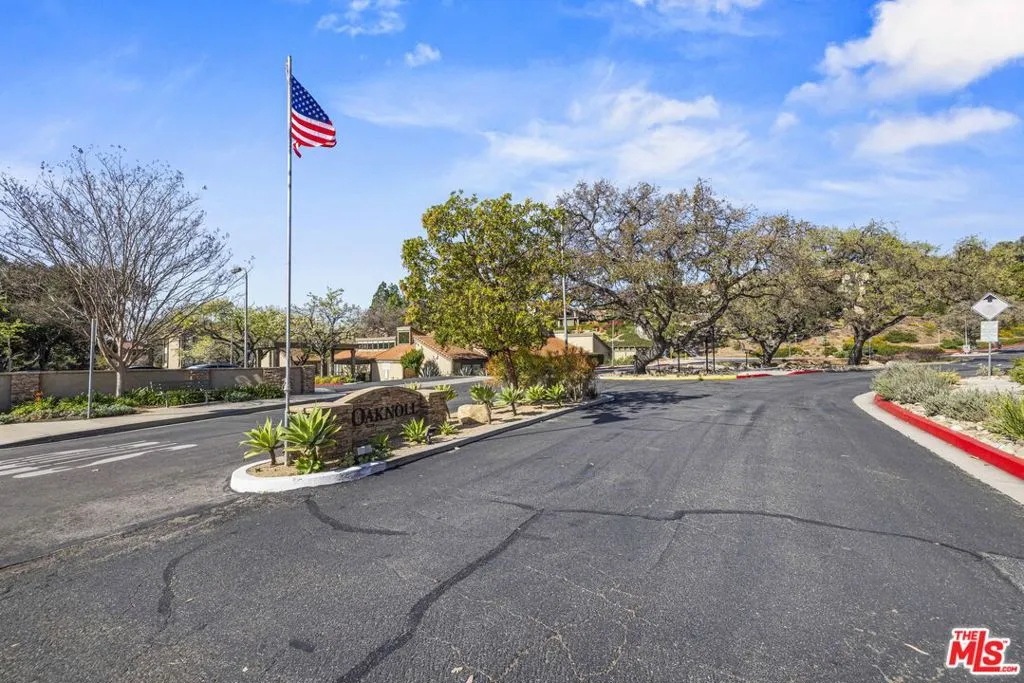 824 Pinetree Circle 14, Thousand Oaks, California 91360 home-pic-20