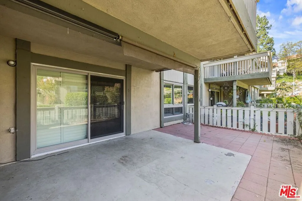 824 Pinetree Circle 14, Thousand Oaks, California 91360 home-pic-8