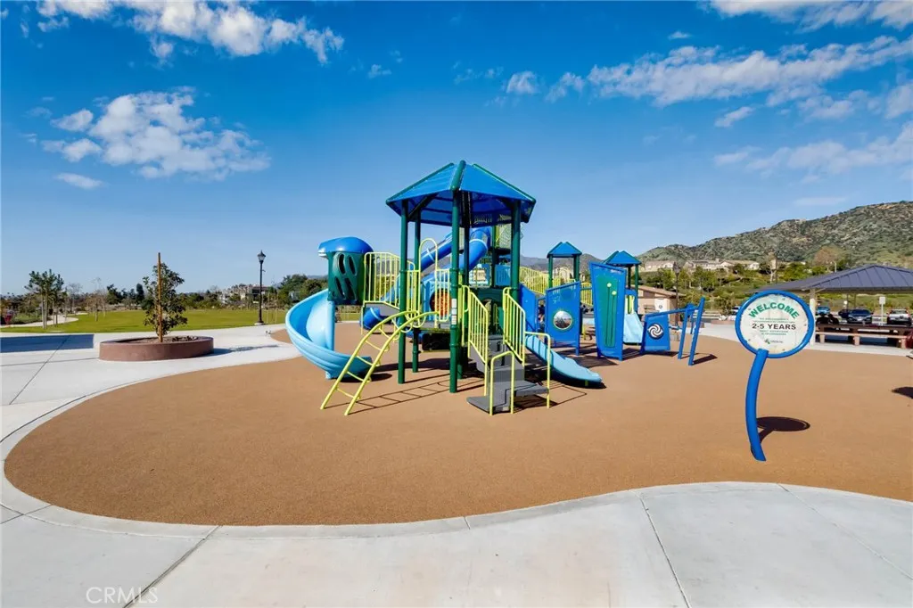 837 Iris Way C, Azusa, California 91702 home-pic-24