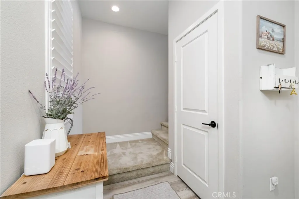 837 Iris Way C, Azusa, California 91702 home-pic-2