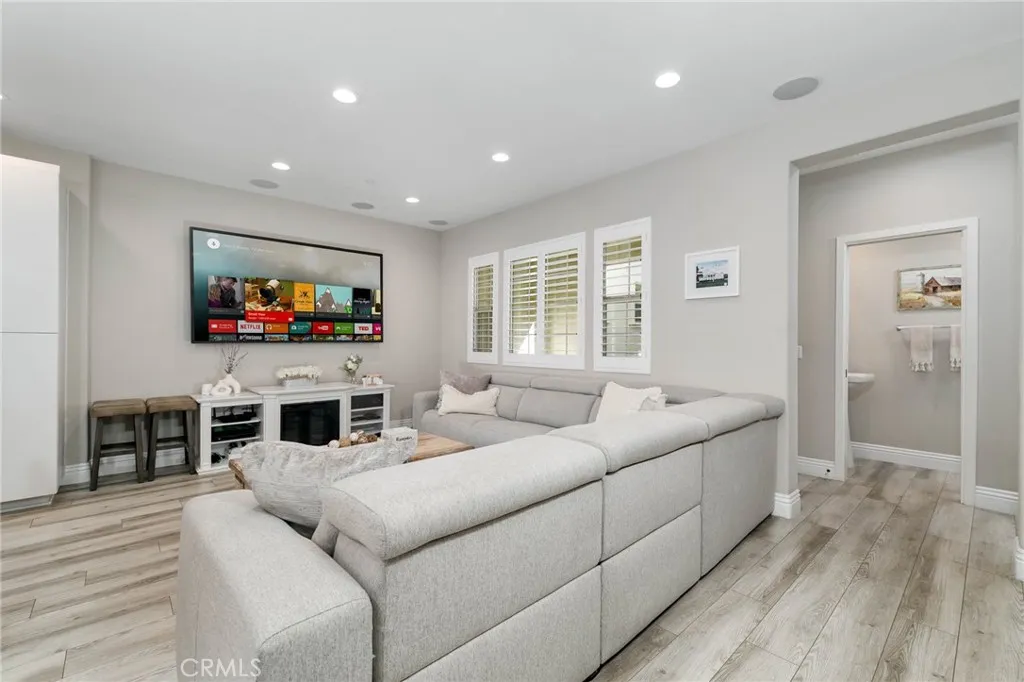 837 Iris Way C, Azusa, California 91702 home-pic-3
