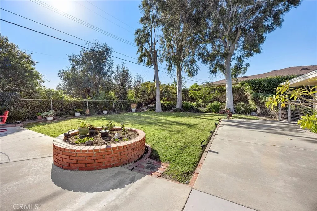 712 Toussau, Fullerton, California 92831 home-pic-40