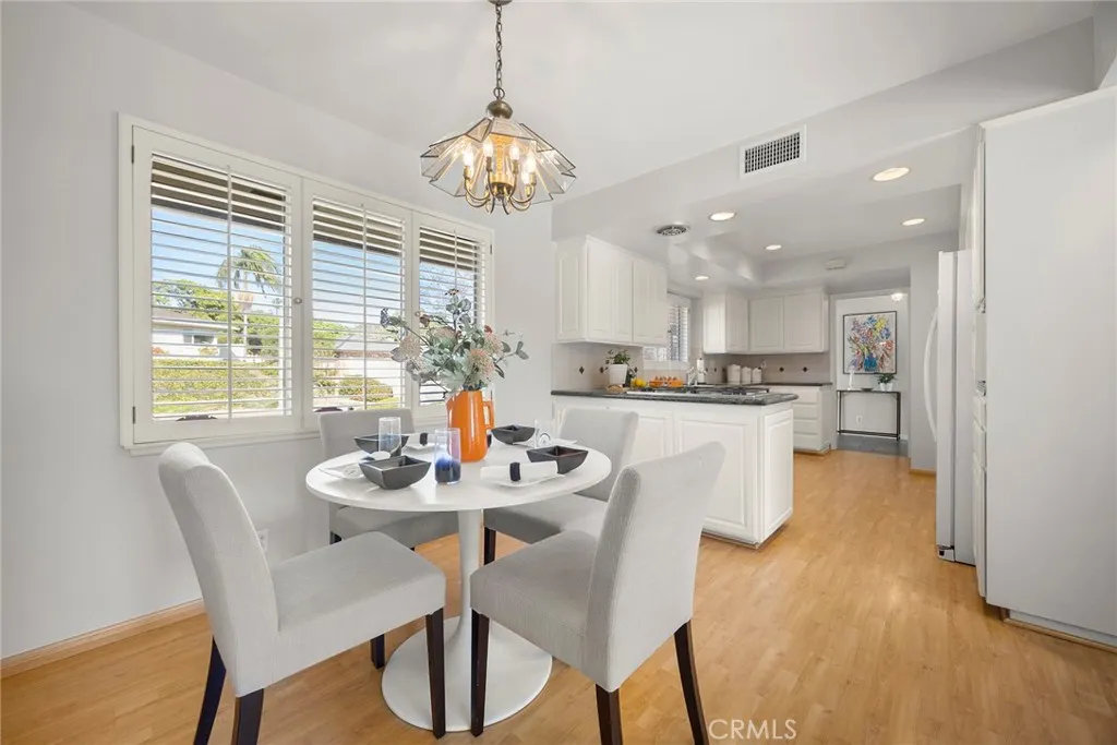 712 Toussau, Fullerton, California 92831 home-pic-21
