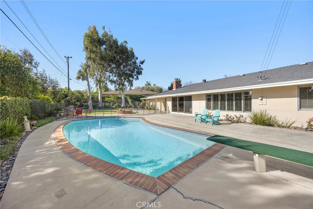 712 Toussau, Fullerton, California 92831 home-pic-45