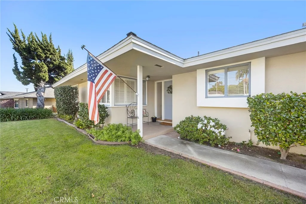 712 Toussau, Fullerton, California 92831 home-pic-2